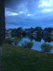 Obraz premium sunset over the lake
