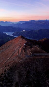 Fort de dormillouse au dessus du lac de serre pon&ccedil;on dans les hautes alpes