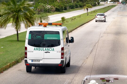 Mercedes-Benz Sprinter ambulance van of SMC Salud in Varadero, Cuba