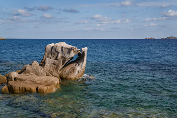 Fototapeta premium A rocky seaside with a beautiful water color