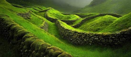 Obraz premium Ancient stone walls covered in vibrant green grass evocative of summer landscapes