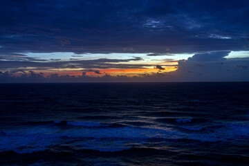Fototapeta premium sunset over the ocean
