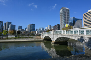 大阪　中之島公園　ばらぞの橋