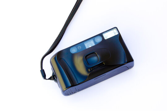 Analog cameras, offer a unique and creative way to capture memories. They are perfect for events like weddings, parties, or vacations where you want to capture memories without the hassle of carrying.