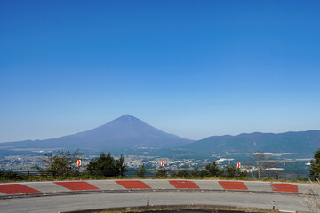 Fototapeta premium ドライブで楽しむ富士山の眺め