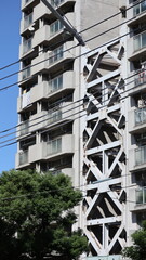 Building supports in Japan that function as disaster mitigation such as earthquakes, its become a safety support