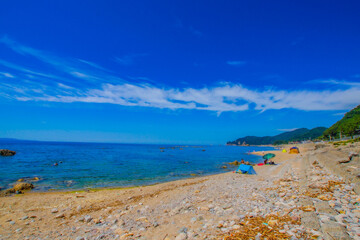 青空と砂浜の海岸