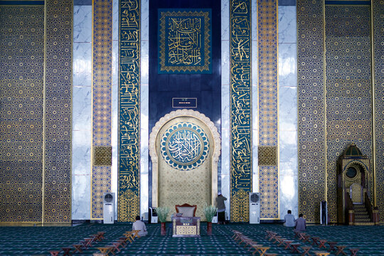 Al Akbar Surabaya National Mosque.  Prayer Niche (Mihrab).  Surabaya. Indonesia.