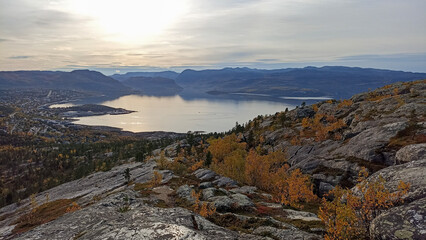 Obraz premium The scenic view of Altafjord from the top of Komsa Mountain in autumn, Finnmark, Norway