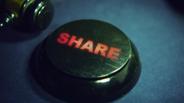 Judge's gavel strike and Share text