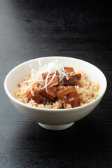 豚肉の角煮の炊き込みご飯