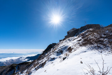 初冬の燕山荘