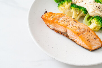 grilled salmon fillet steak with broccoli