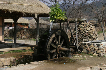한국의 전통 가옥 초가집