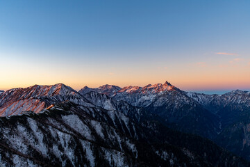 朝焼けの北アルプス