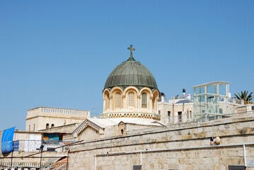 Naklejka premium Cúpula de la Iglesia del Santo Sepulcro en la ciudad antigua de Jerusalén, Israel