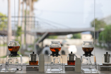 Tea sets are arranged for you to try and taste the flavors. Teapots for customers to try.