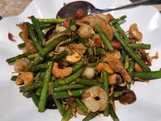 SF4