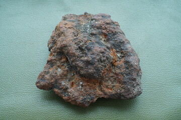 Schlacke mit Eisen Relikt aus der Eisenzeit