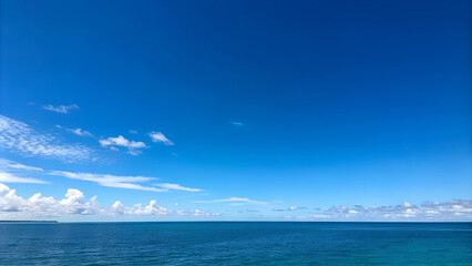 Fototapeta premium blue sky and sea