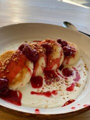 small cheesecakes with strawberry jam