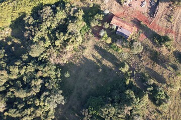 Imagem aérea de uma floresta tropical obtidas com uso de drone, no Brasil. © Ricardo_S_Levenhagen