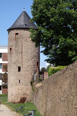 Muehlturm und Stadtmauer in Dieburg