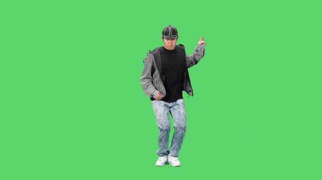 ダンスする男性ダンサーの全身動画　クロマキー合成用グリーンバック