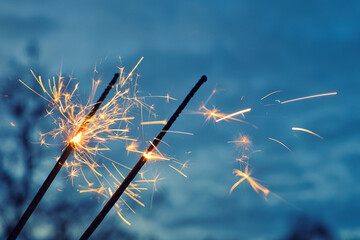 Wunderkerze - Neujahr / Silvester / Feier - Glittering - Burning Sparkler, Happy New Year ,-...