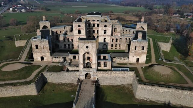 Krzyżtop&oacute;r Castle in Ujazd, Poland.