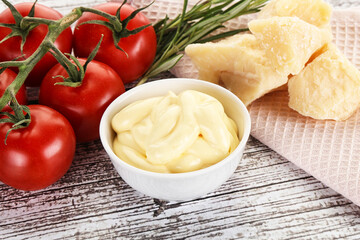 Cheese sauce in the bowl