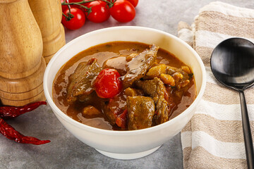 Yellow Thai curry with beef