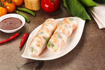 Vietnamese spring roll with prawn