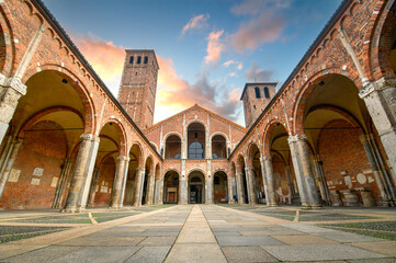 Fototapeta premium Basilica di Sant'Ambrogio in Milan, Italy at sunset