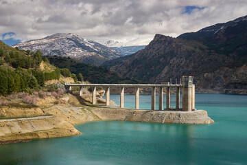 Embalse de Canales en Guejar Sierra, Granada. Sierra Nevada, España