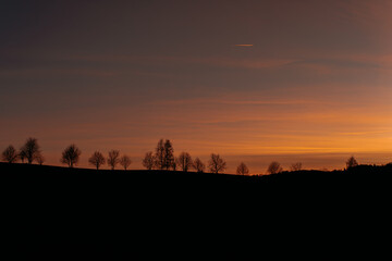 Erzgebirgisches Dorf bei Nacht, Landstraße