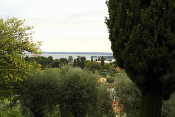 Obraz premium View from above from Padenghe sul Garda on the lake