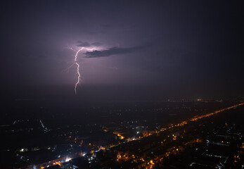 Lightning records at night in the city