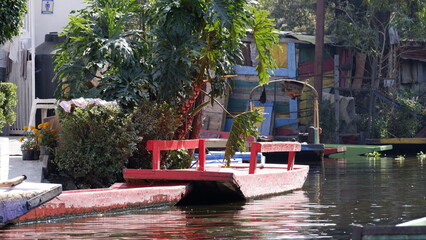 Obraz premium Color and Tradition: A Ride on Xochimilco's Trajineras