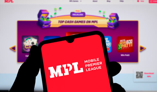 dhaka, bangladesh- 17 Nov 2024: MPL logo is displayed on smartphone. Mobile Premier League is an Indian online gaming platform.