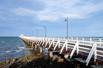 Obraz premium Shorncliffe pier, jetty, beach and bayside views, QLD