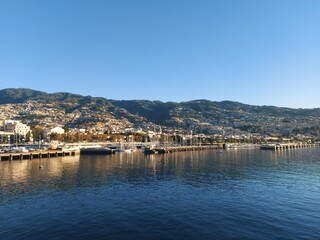 natureza, ar livre, paisagem, montanha, verde, azul, c&eacute;u, nuvens, mar, oceano, onda, floresta, &aacute;rvores, &aacute;gua, paz, para&iacute;so, relaxamento, viagem, portugal, madeira, ilha da madeira