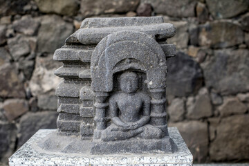 Obraz premium Jain sculpture in Daulatabad fort, Maharashtra, India
