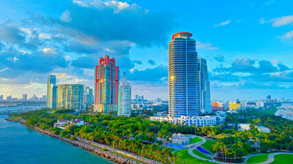 Obraz premium South Pointe Park and South Beach at Miami Beach with its iconic buildings aerial view