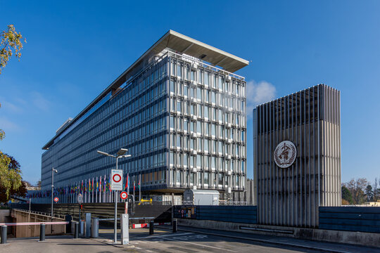 Gen&egrave;ve, Suisse - 16 novembre 2024: Entr&eacute;e du si&egrave;ge de l'Organisation Mondiale de la Sant&eacute; (OMS ou WHO), agence sp&eacute;cialis&eacute;e de l'Organisation des Nations Unies charg&eacute;e de la sant&eacute; publique mondiale