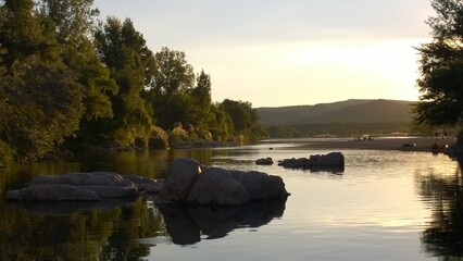 Atardecer en playas doradas - Mina Clavero - Argentina © Emilio Fuentes
