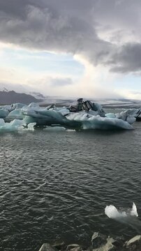 iceberg breaking on water