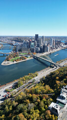 Obraz premium Pittsburgh Triangle in the Fall