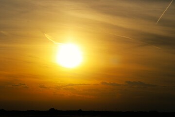 Obraz premium 河川からの神秘的な夕景 秋の渡良瀬