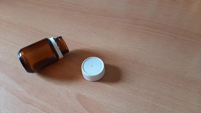 Twist top pill bottle, empty medicine bottle